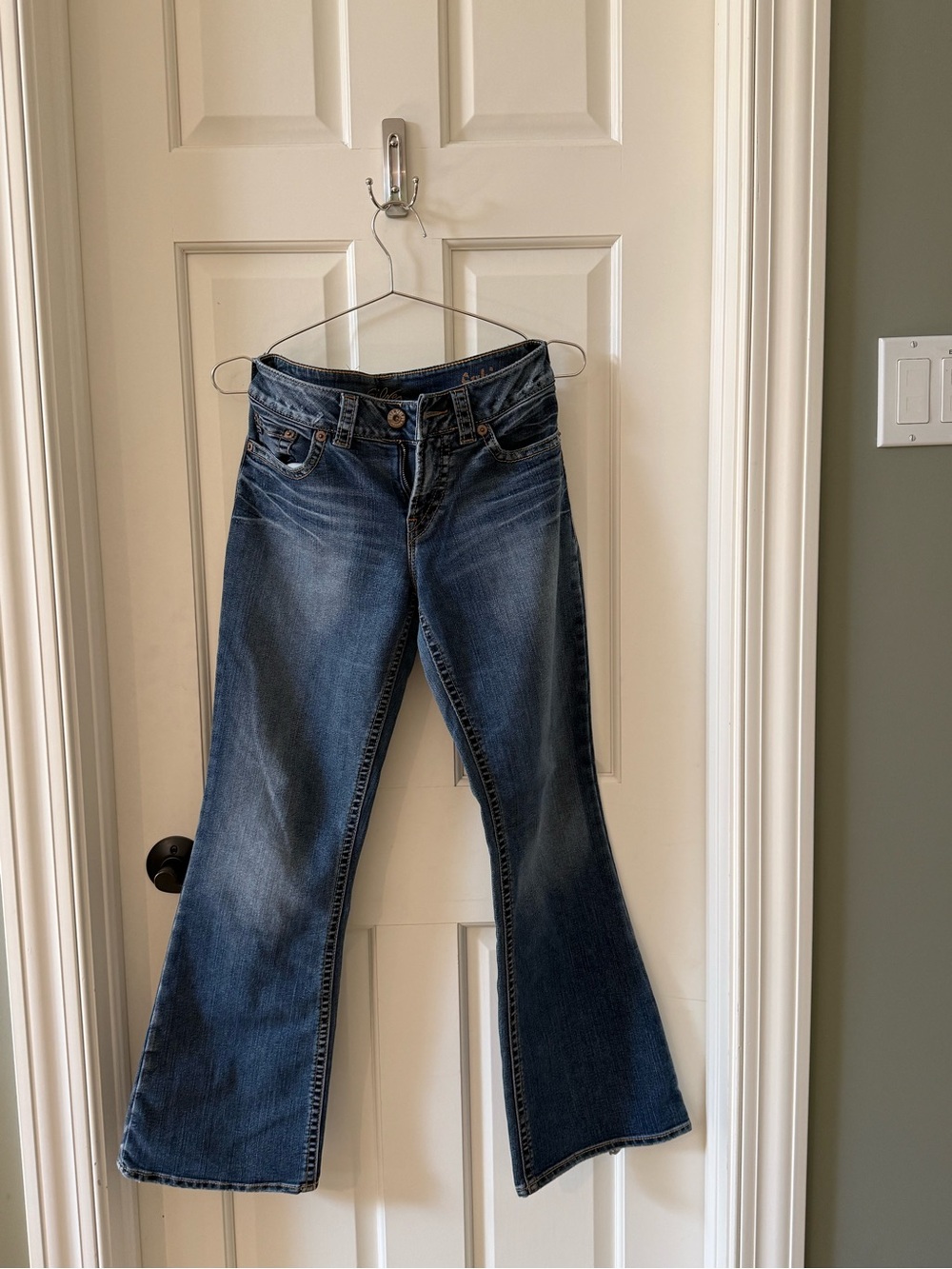Silver Jeans Suki Mid Rise Jeans | Size 28/30 | Excellent Condition